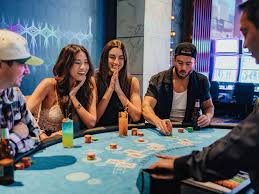 Pengguna melakukan deposit dengan mudah melalui smartphone di koin50 dengan pengalaman mobile-first